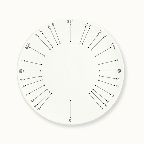 Plat Diviseur - White ceramic round cake platter with slicing guide — Modern design